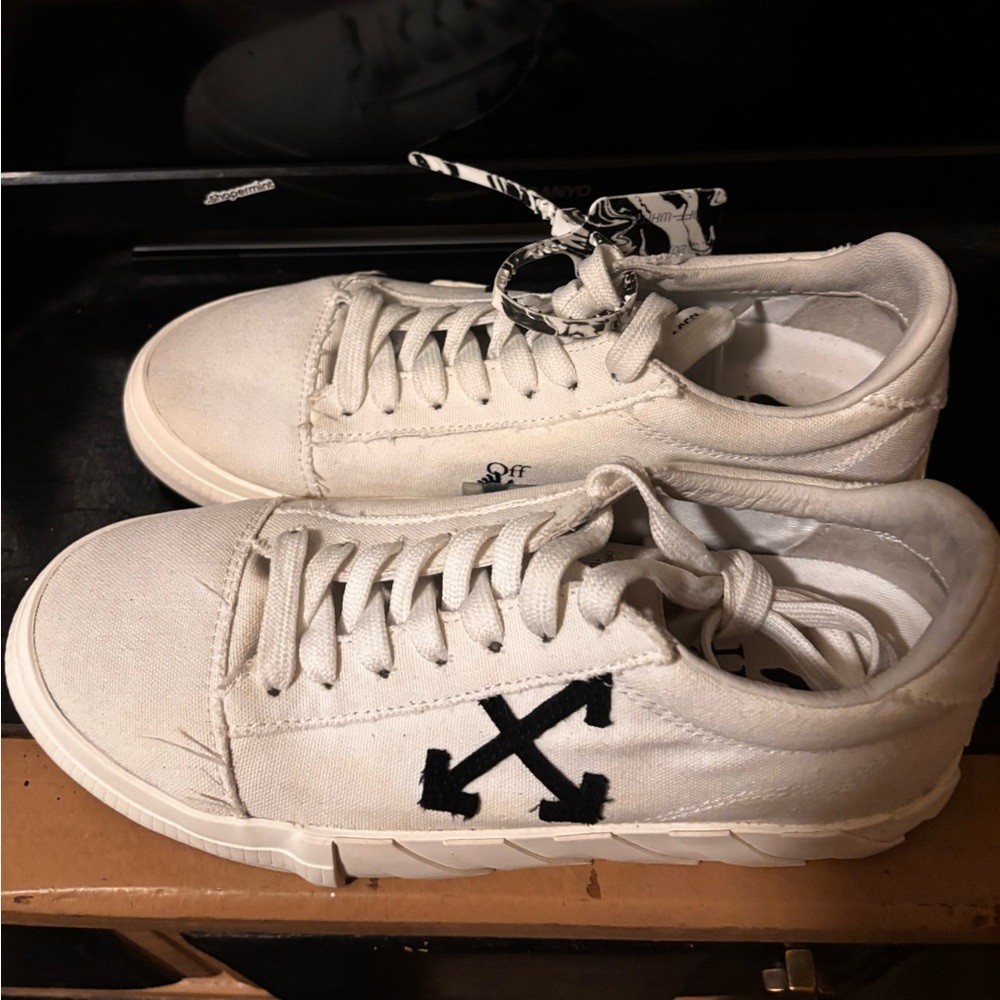 Off-White Canvas Sneakers with Black Arrows